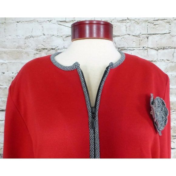 Alfred Dunner Red Zip Up Career Sweater Top With Flower Size Large Women's - Picture 2 of 5